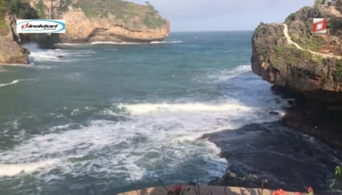 Pantai Gesing, Pantai Elok yang Dijepit Dua Tebing Eksotik di Gunung Kidul