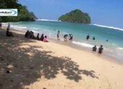 Pantai Gatra, Pantai Cantik Yang Elok Bak Raja Ampat di Malang