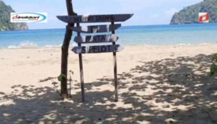 Pantai Sipelot Malang, Daya tarik Pantai Cantik dan Air Terjun