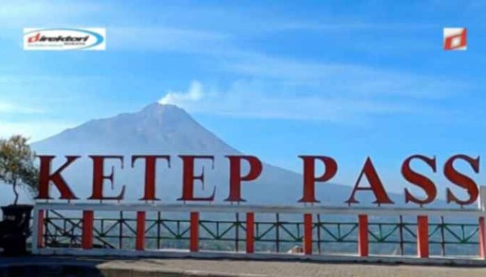 Ketep Pass, Nikmati Keelokan Alam Gunung Kembar di Magelang