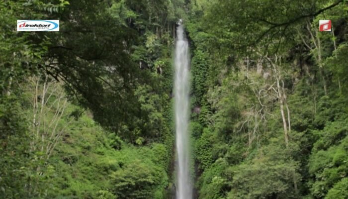Coban Rais, Air Terjun yang Melawan dan Mempesona di Batu