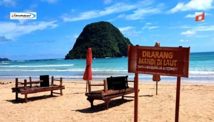 Bukit Hijau dan Tanah Warna Merah