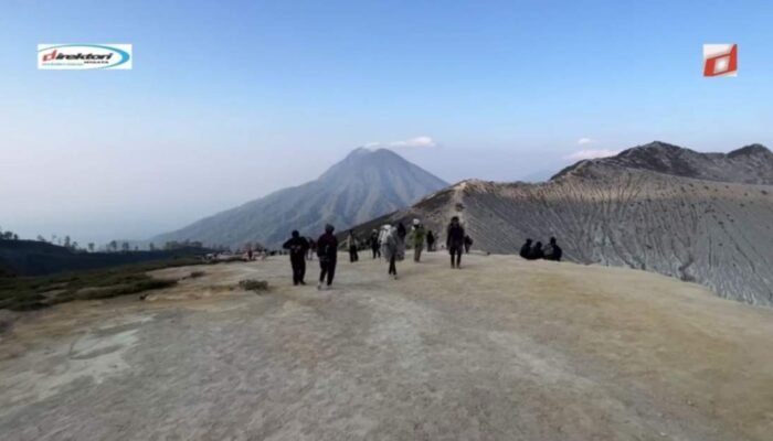 Nikmati Barisan Pucuk Gunung yang Istimewa