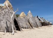 Pantai Tablolong, Pantai Cantik dengan View Sunset Memesona di Kupang