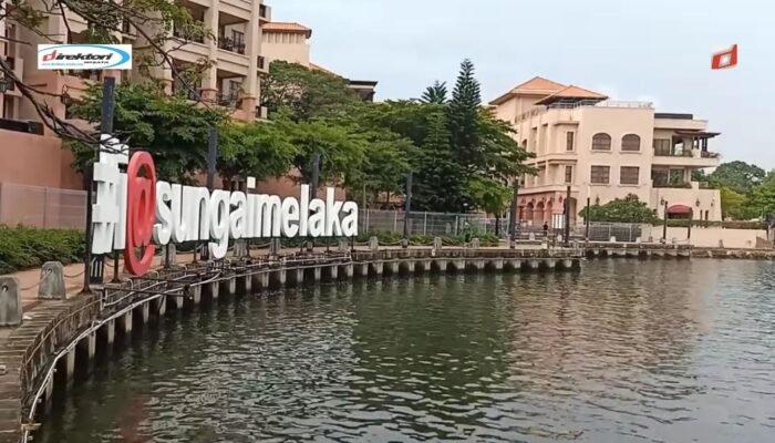 Menikmati Keindahan Kota Melalui Sungai Melaka