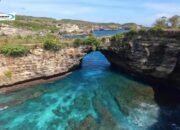 Broken Beach, Pantai Cantik Dikitari Tebing Eksotik di Nusa Peninda