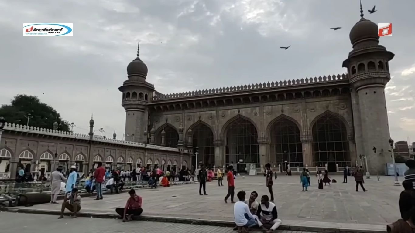 Mecca Masjid: Objek Wisata Religius Terbesar di India