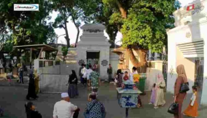 Makam Sunan Ampel sebagai Destinasi Wisata Religi