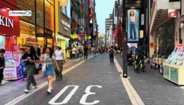 Myeongdong Shopping Street: Destinasi Wisata Belanja Paling Populer di Seoul