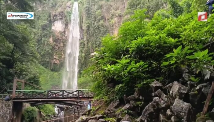 Air Terjun Grojogan Sewu Tawangmangu