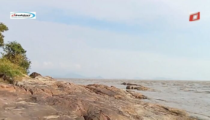 Pantai Polaria: Pantai Indah dengan Panorama yang Memukau di Sambas