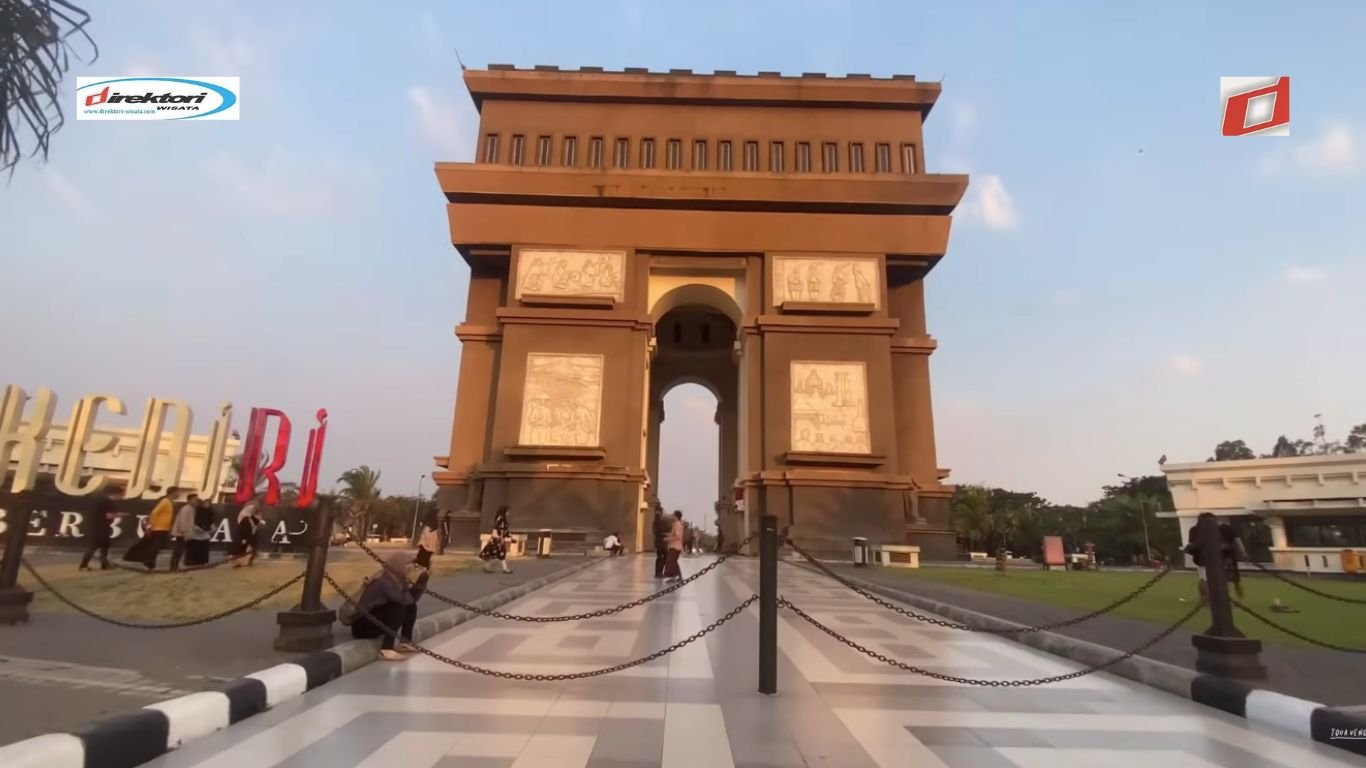 Simpang Gumul Kediri: Serasa Sedang Ada di Wisata Paris