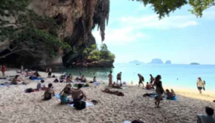 Aktivitas Seru di Pantai Railay
