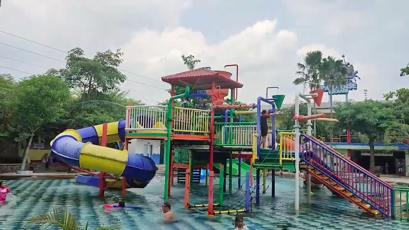 Gumul Paradise Island di Kediri: Pesona Jam Buka dan Harga Tiket