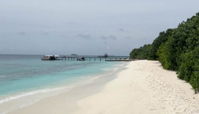 Pantai Reethi di Maladewa
