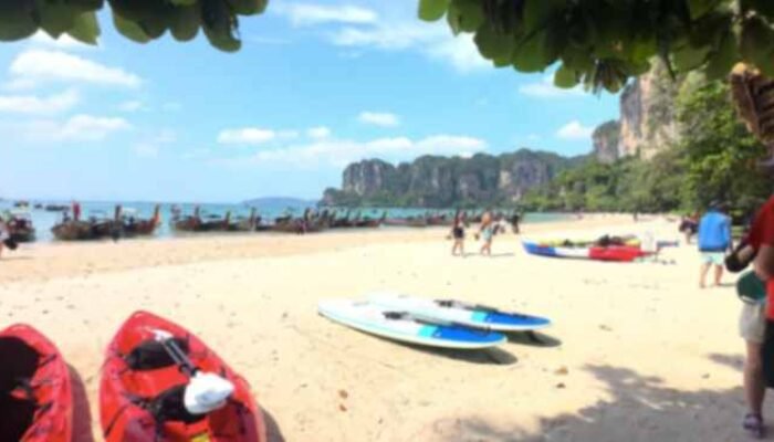 Tips dan Trik Berwisata ke Pantai Railay