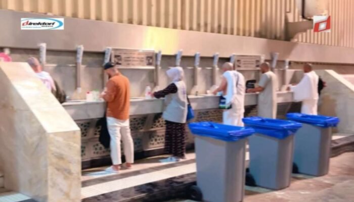 Adab Meminum Air Zam Zam