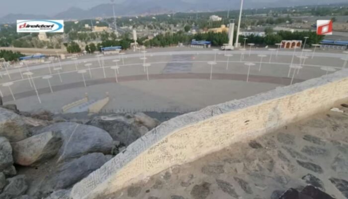 Arsitektur dan Lingkungan Sekitar Jabal Rahmah