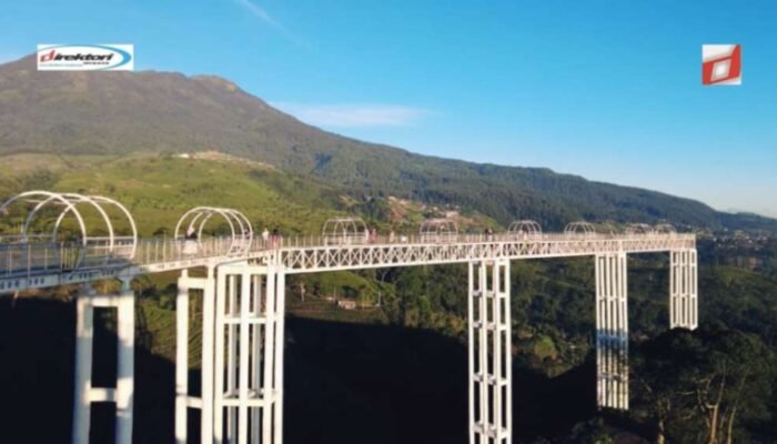 Kemuning Sky Hills: Destinasi Wisata Hamparan Kebun Teh di Karanganyar