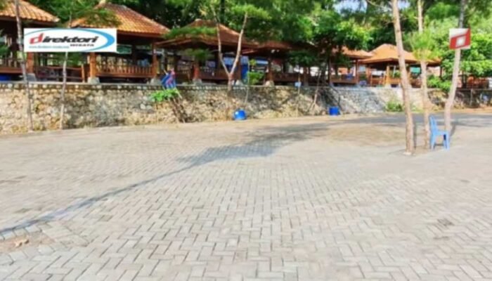 Keunikan Budaya di Sekitar Pantai Klotok