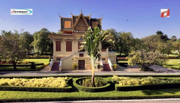 Menikmati Keindahan Alam Sekitar