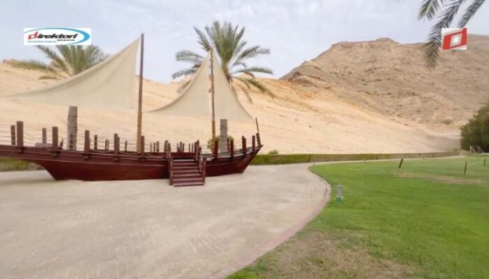 Menyusuri Pantai Muscat