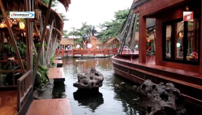 Pengalaman Makan di Saung Lembur Kuring