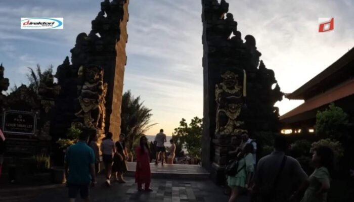 Keindahan Alam Sekitar Pura