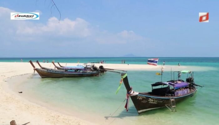 Menikmati Keindahan Pantai Poda